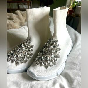 Azalea Wang/ Akira Siren White Sock Knit Sneakers with Jewel Embellishment